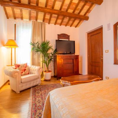Casale Vincenzo Collecorvino Camera Matrimoniale B Ext 03 Car
